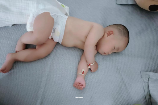 商洛宝宝口水多怎么回事